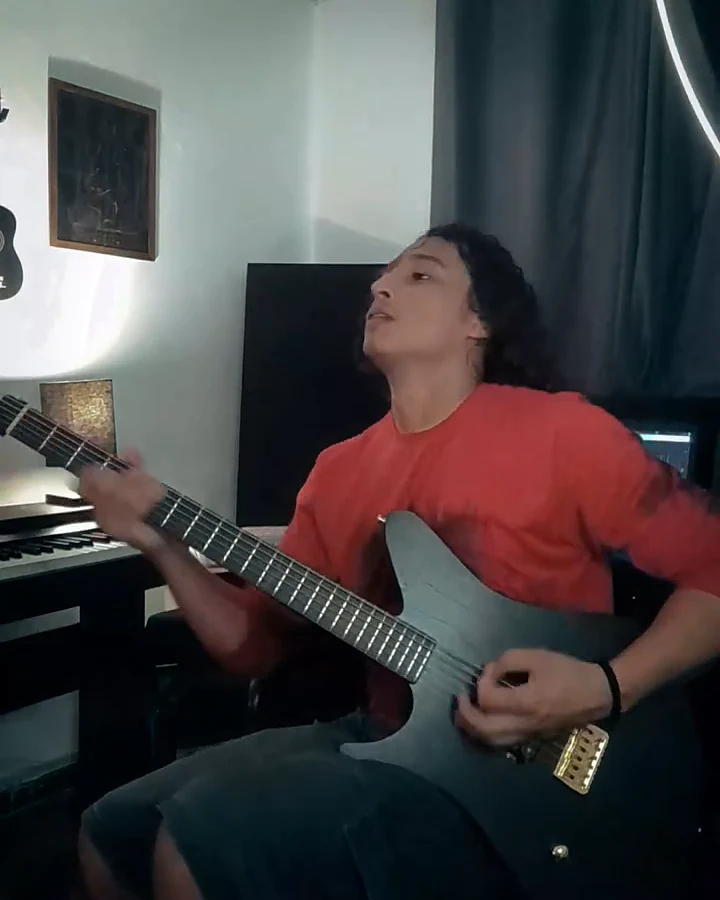 José D'Avilla playing a Dagda